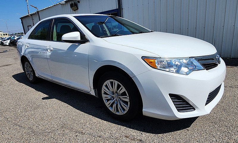 2014 Toyota Camry Le...