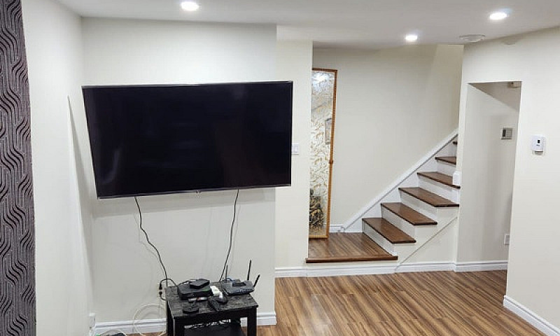 House For Rent In La...