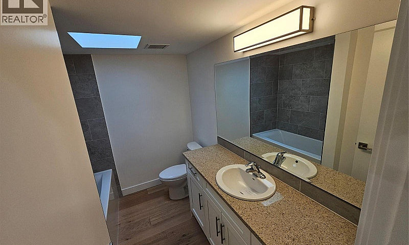 578 Lakeshore Drive ...