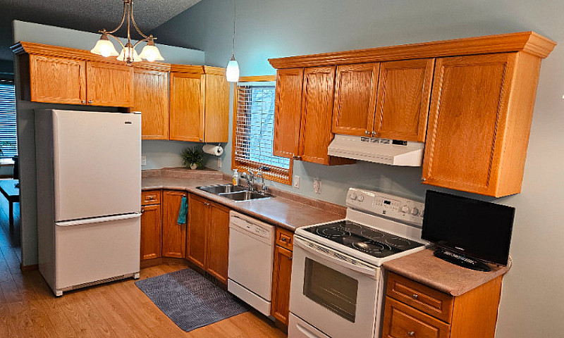 Beautiful Bungalow S...
