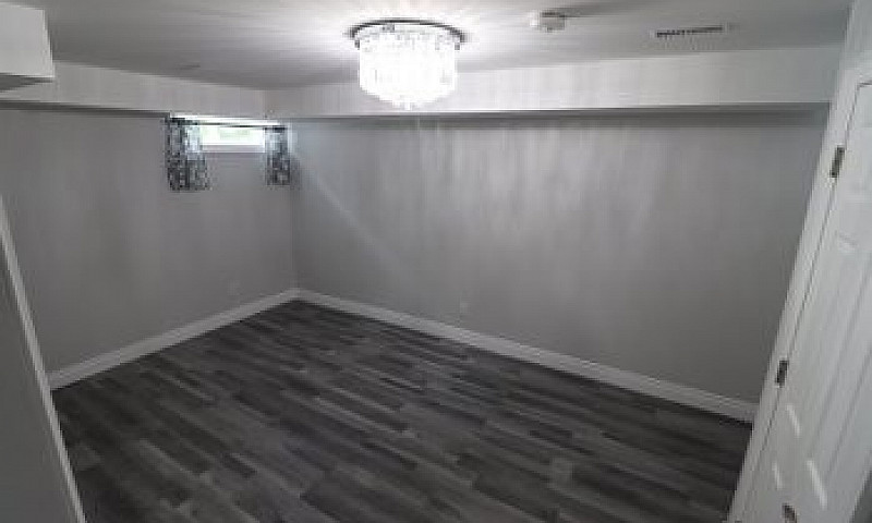Bright 2 Bedroom Bas...