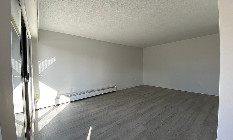 2 Bedrooms Apartment...