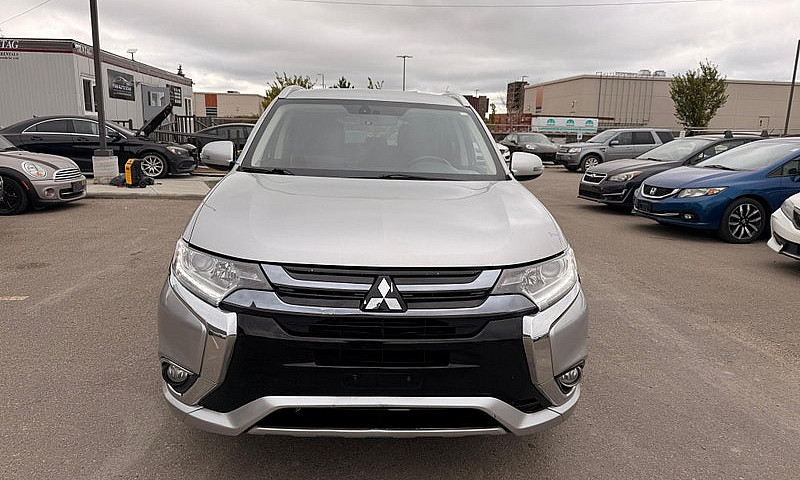 2018 Mitsubishi Outl...