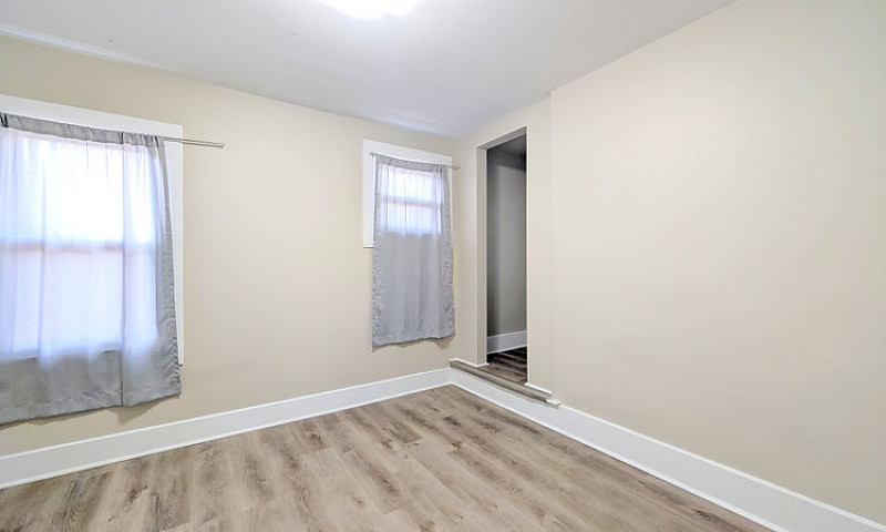 1580 Dufferin - Uppe...