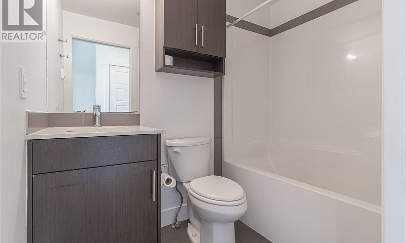925 Leon Avenue Unit...