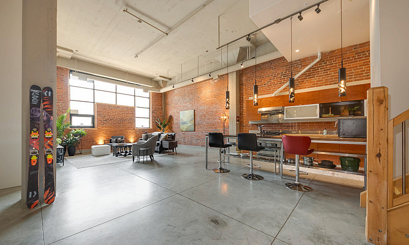 Corner Unit, New Yor...