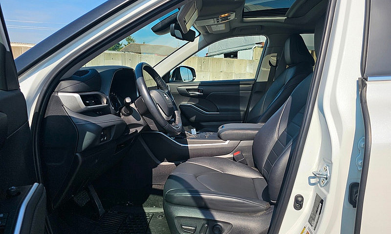 2025 Toyota Highland...