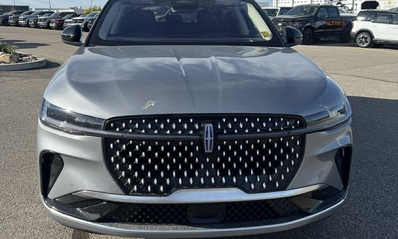 2025 Lincoln Nautilu...