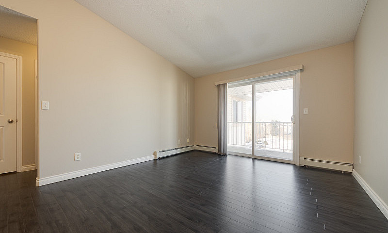 Top Floor Condo In E...