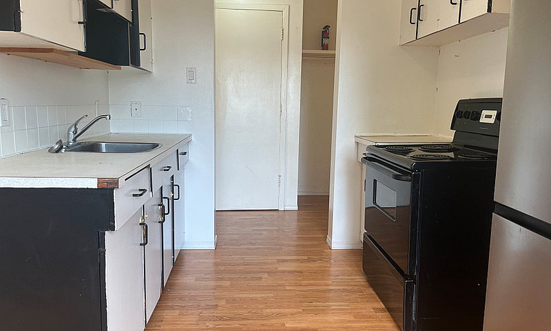 Ross Drive 2 Bed 1 B...