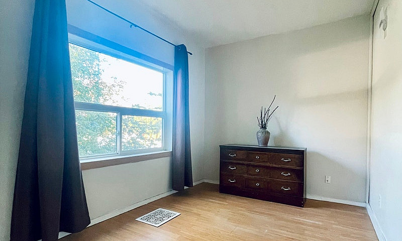 Duplex, 2 1/2 Storey...