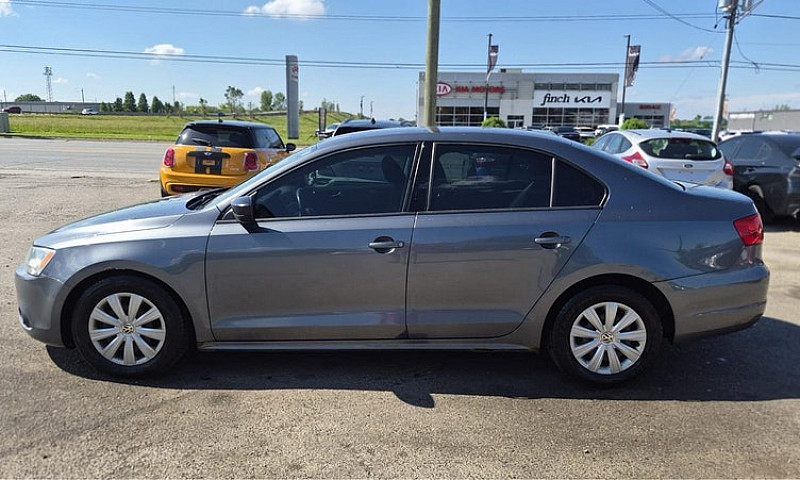2013 Volkswagen Jett...