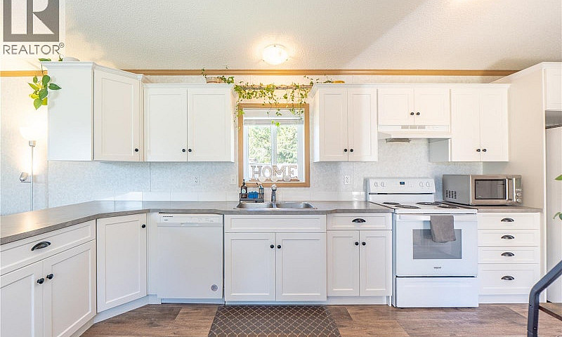 447 Orca Cres Ucluel...