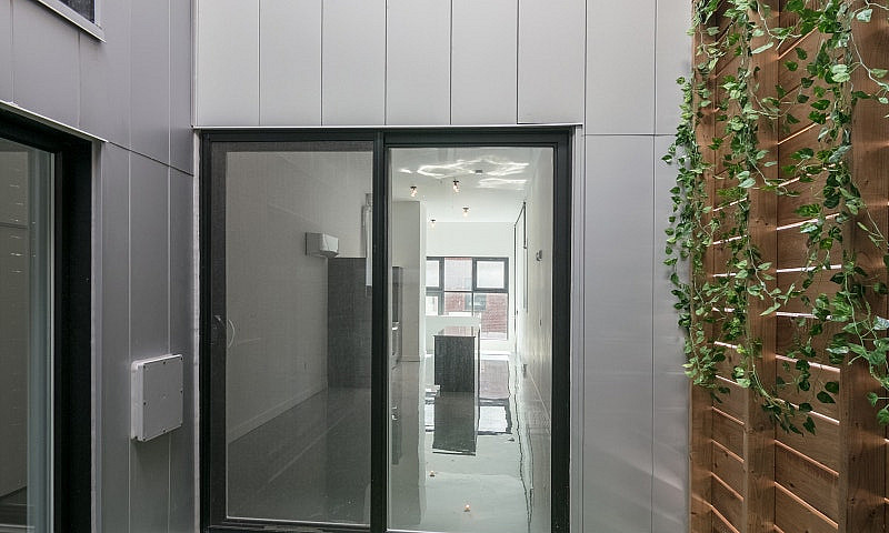 Spacious 2 Story Lof...