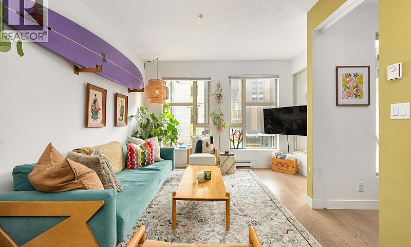 212 205 E 10Th Avenu...