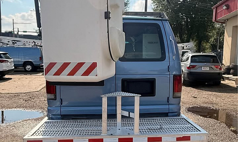 2010 Ford Econoline ...
