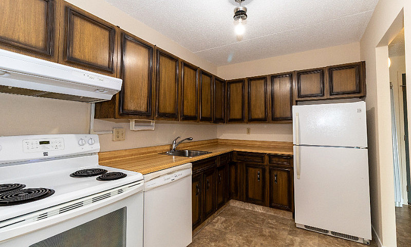 102-916 Cloutier Dr....
