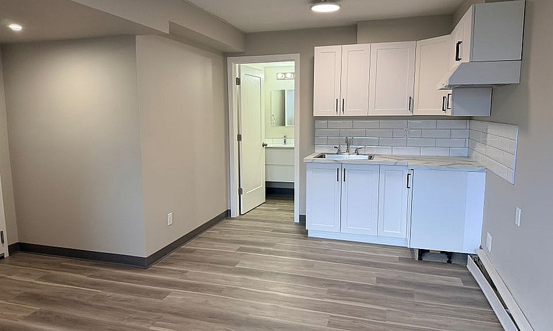 4 4750 55  Street - ...