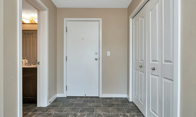 Condo For Sale/ 2 Be...
