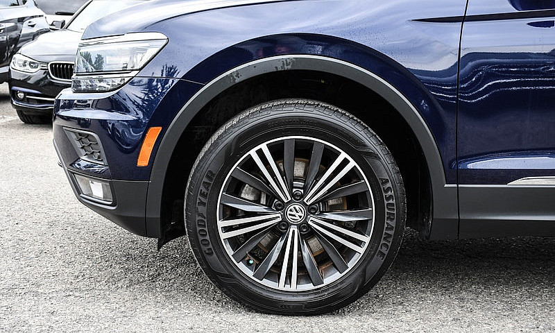 2021 Volkswagen Tigu...