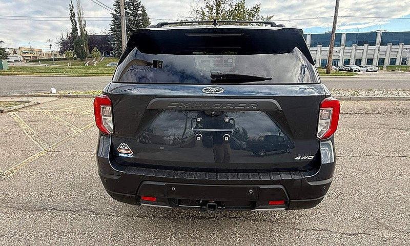 2022 Ford Explorer T...