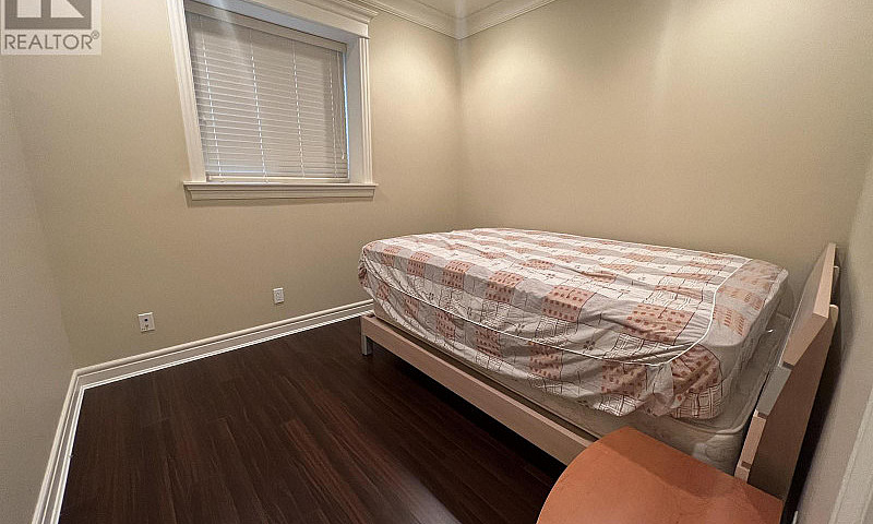 Basement 1115 W 47Th...