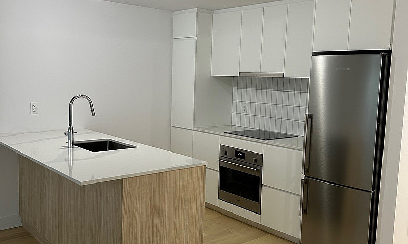 Urgent-Luxueux Condo...