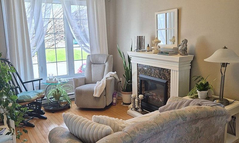 $425,000 - Townhouse...