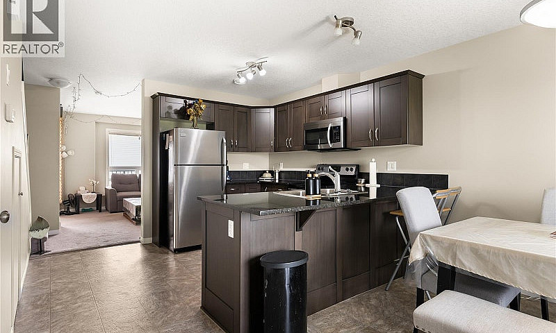 305 3822 Dewdney Ave...