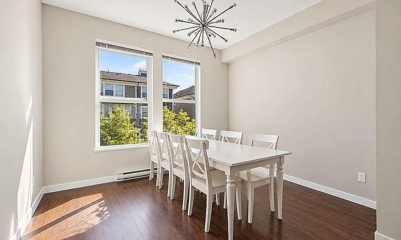 29 10415 Delsom Cres...