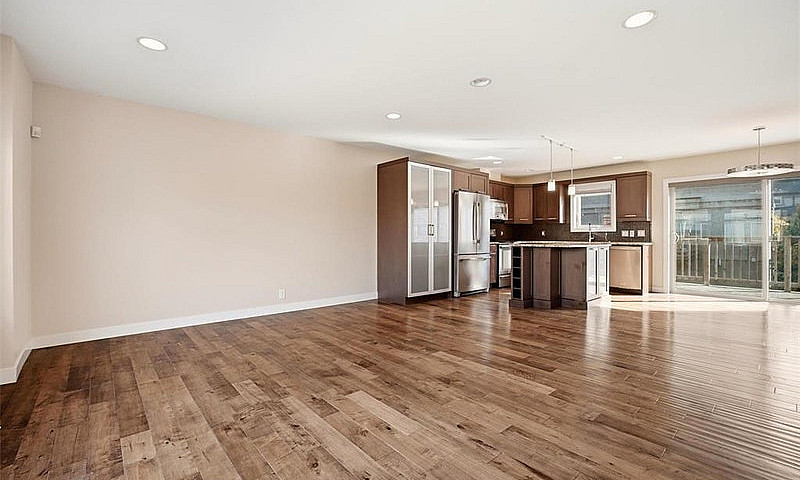 20 455 Shorehill Dri...