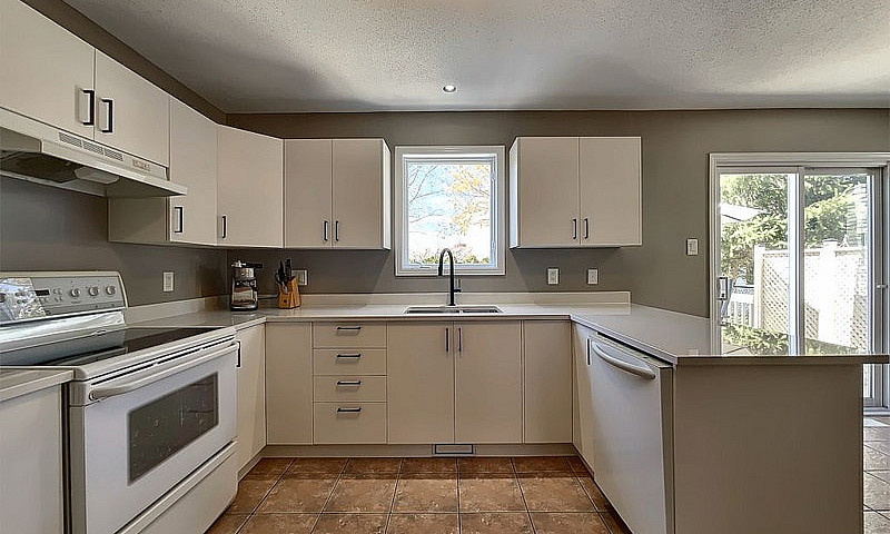 $589,000 - 2 Storey ...