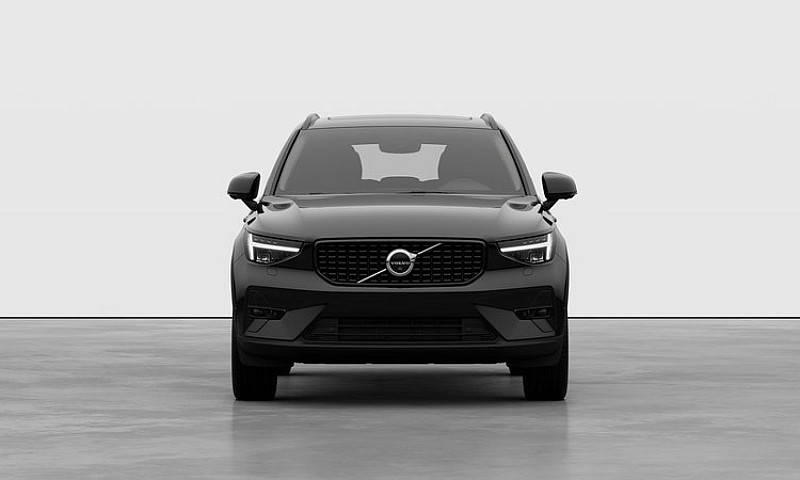 2026 Volvo Xc40...
