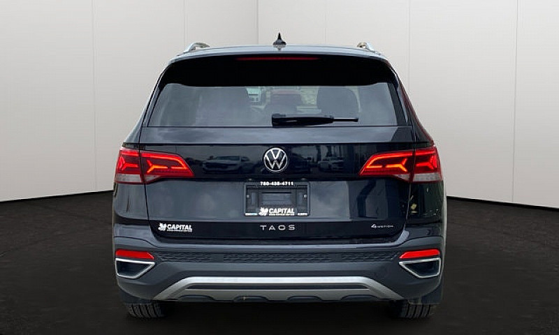 2022 Volkswagen Taos...
