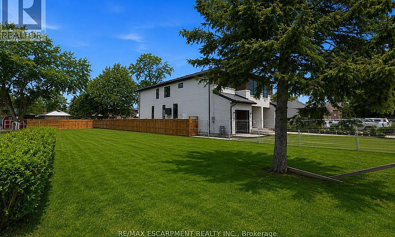 19A Broadview Avenue...