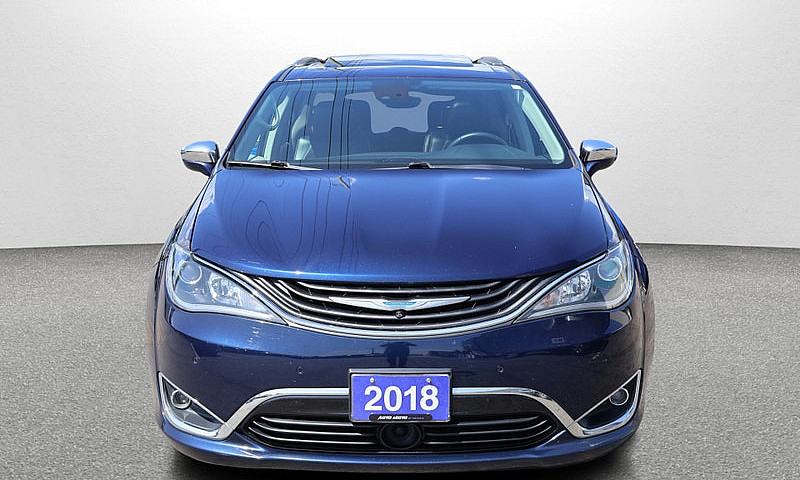 2018 Chrysler Pacifi...