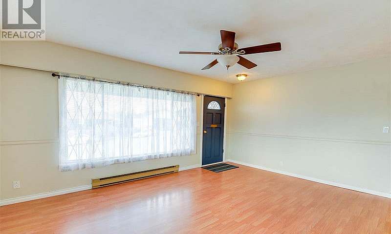 4260 Montrose St Por...