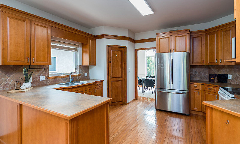 House For Sale 33 Br...