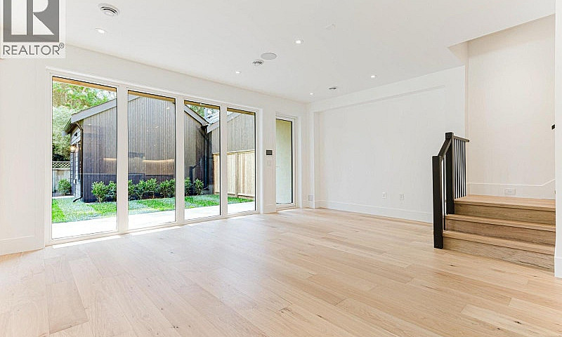 1514 Farrell Crescen...