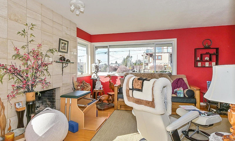 15761 Cliff Avenue W...