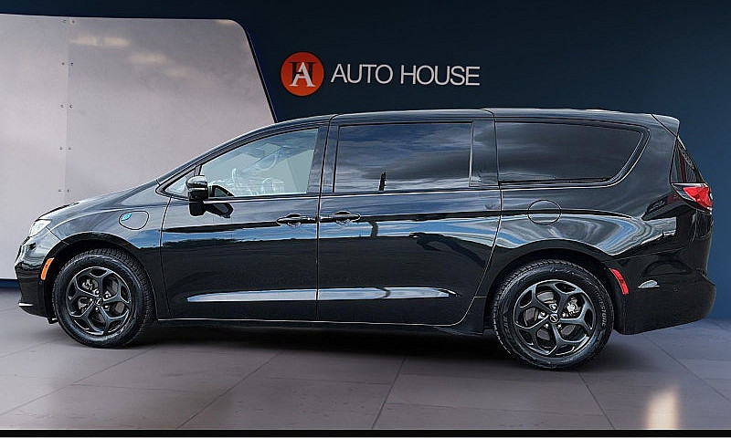 2022 Chrysler Pacifi...