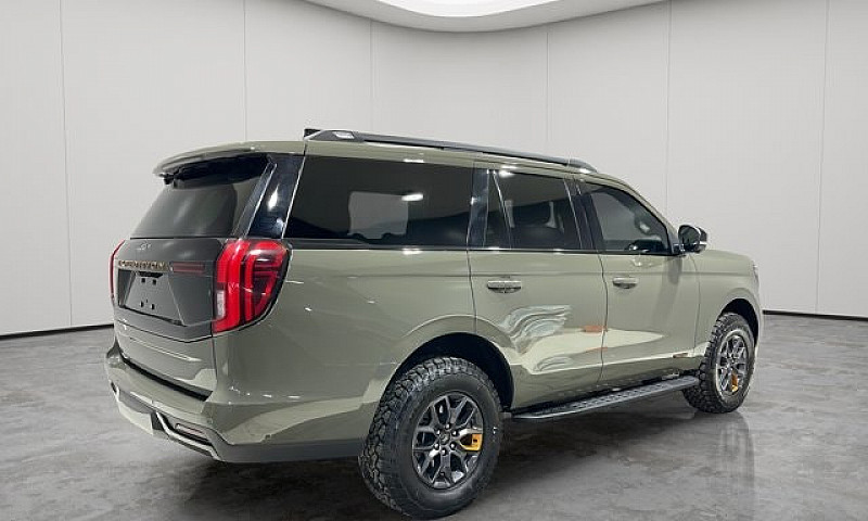 2025 Ford Expedition...