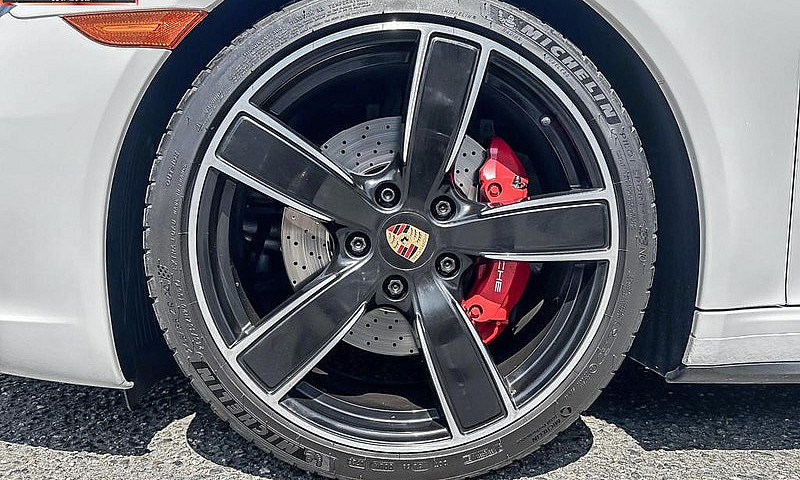 2017 Porsche 911 2Dr...
