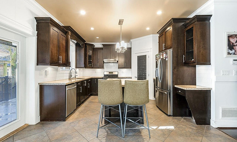 16334 25 Avenue Surr...