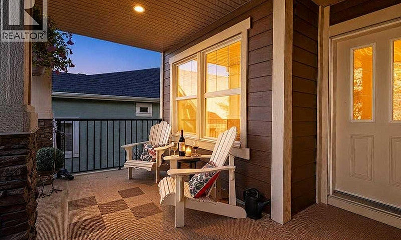 12 Crestridge Rise S...