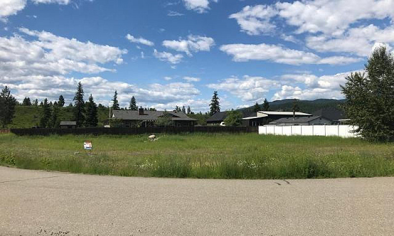 Large Corner Lot In ...