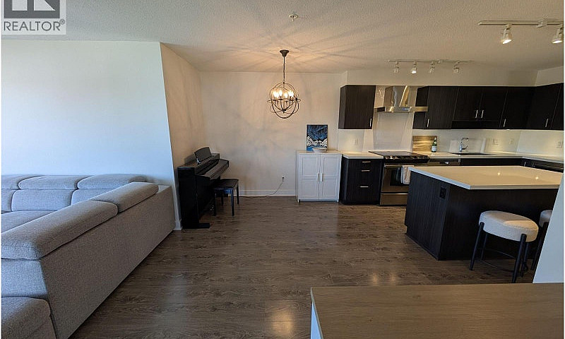 414 500 Royal Avenue...