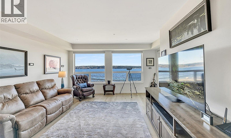 302 536 Island Hwy C...