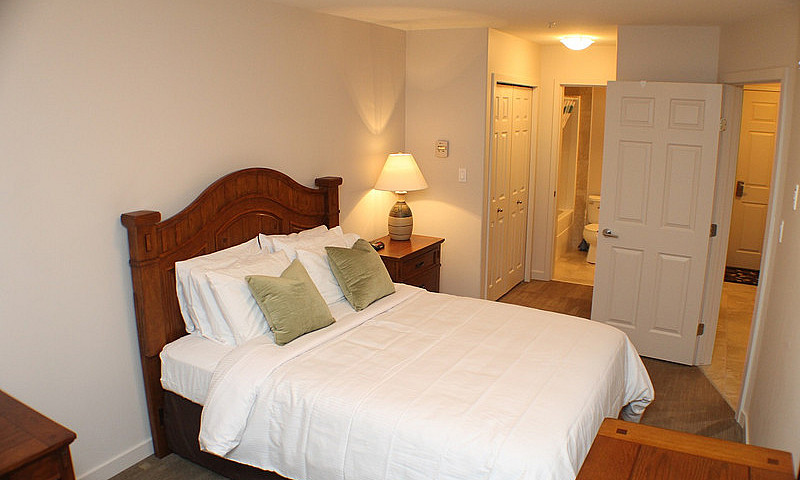 Executive Suites - 1...