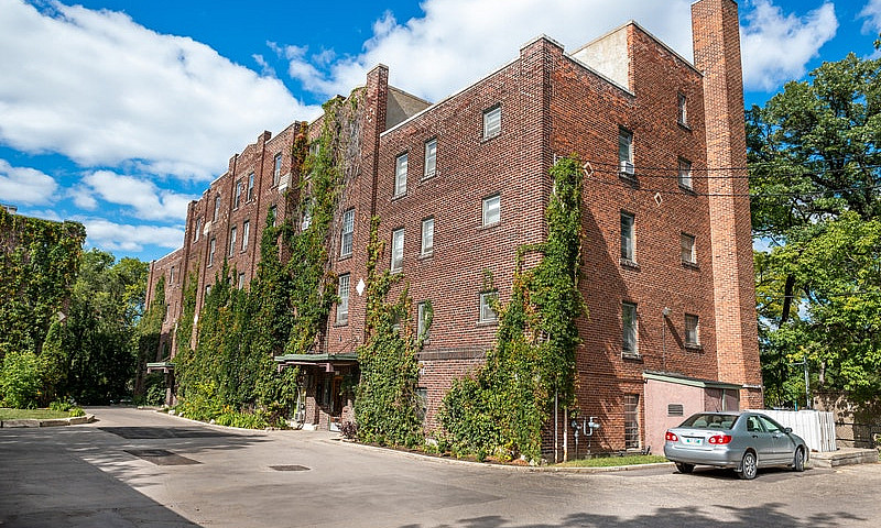 1 Roslyn Rd-  Locarn...